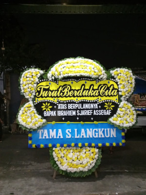 Papan Bunga Duka di Badar